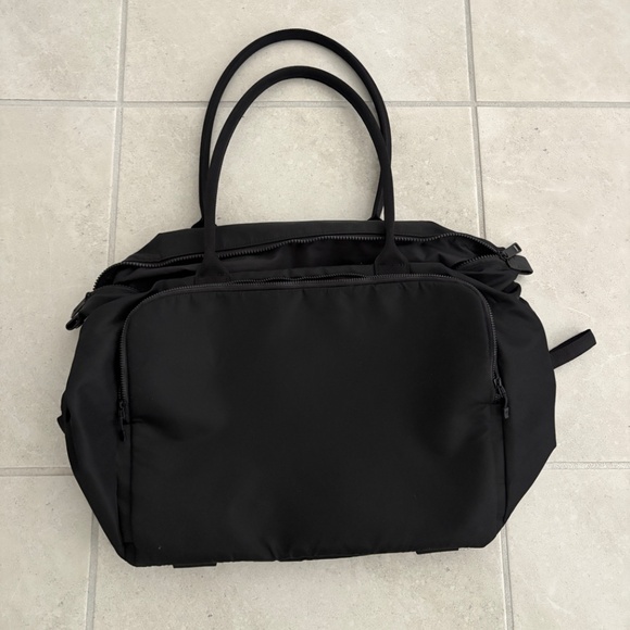 Lululemon go lightly duffle bag Black- OS - Picture 4 of 8
